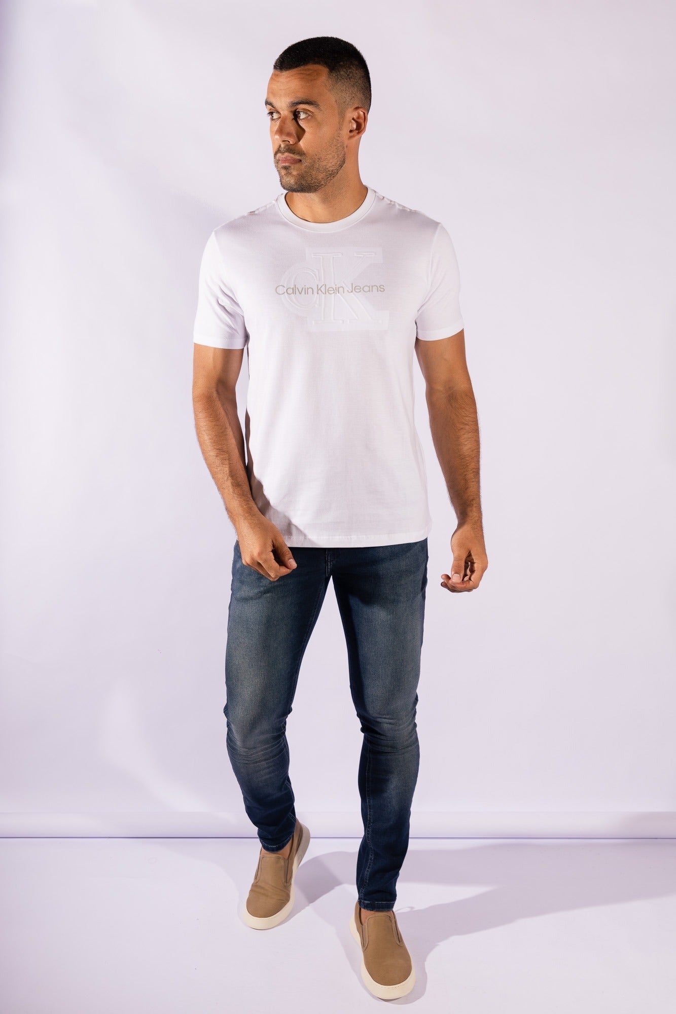 Camiseta MC Embossed Branca Calvin Klein