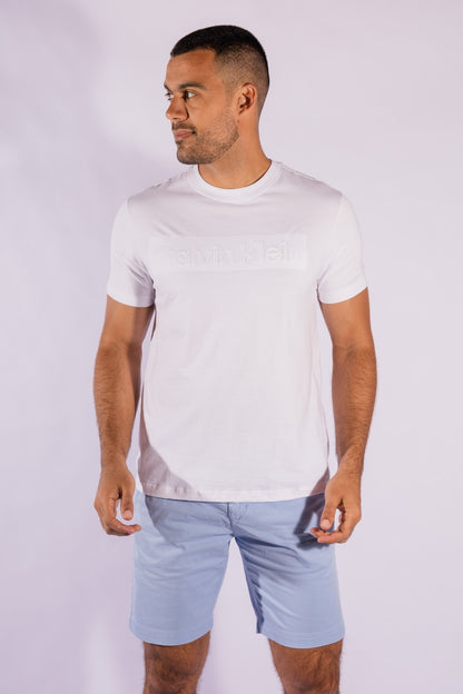 Camiseta MC Logo Embossing Calvin Klein