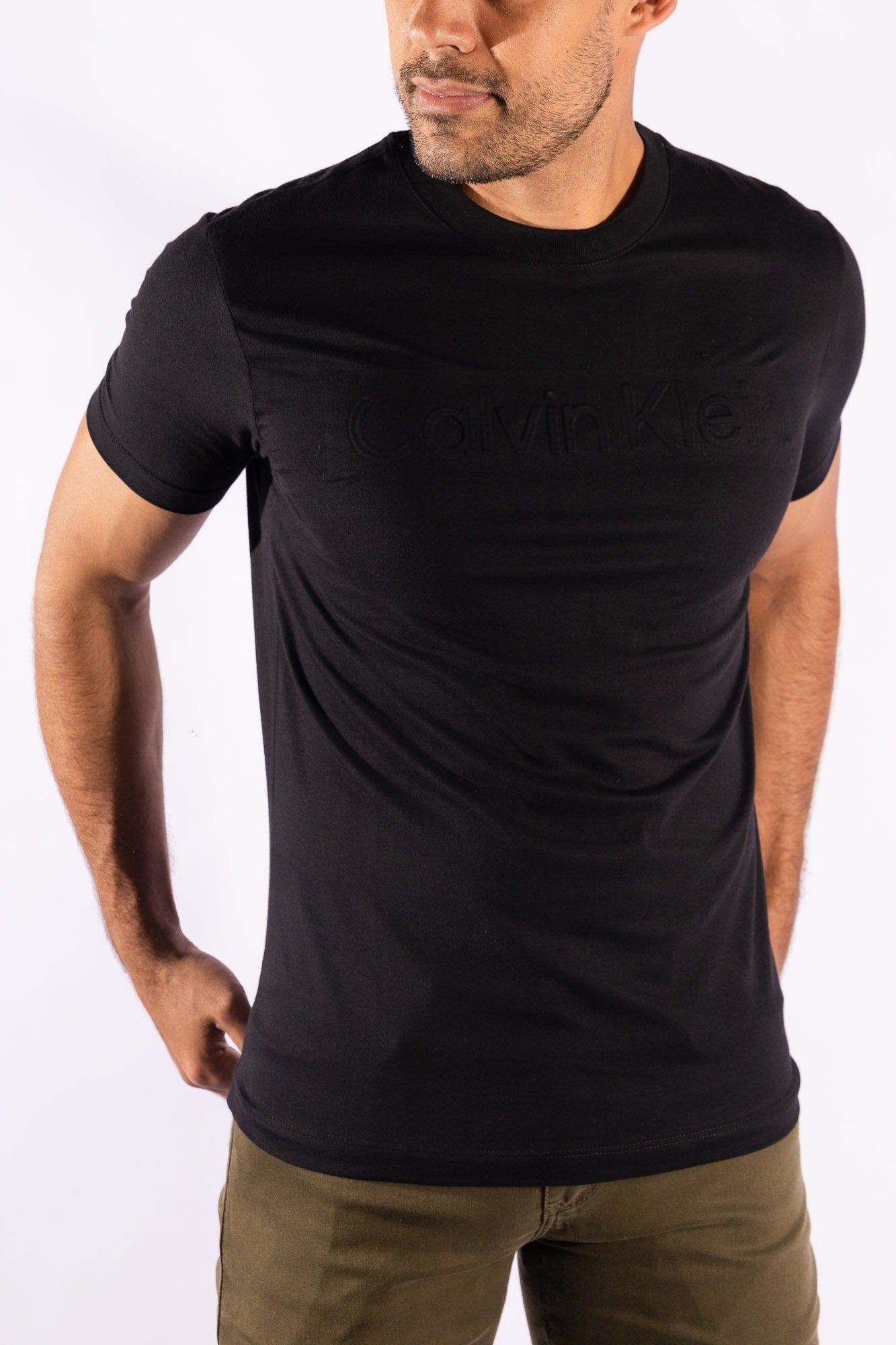 Camiseta MC Logo Embossing Calvin Klein