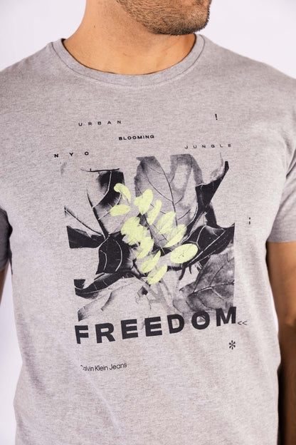 Camiseta Freedom Cinza Claro Calvin Klein