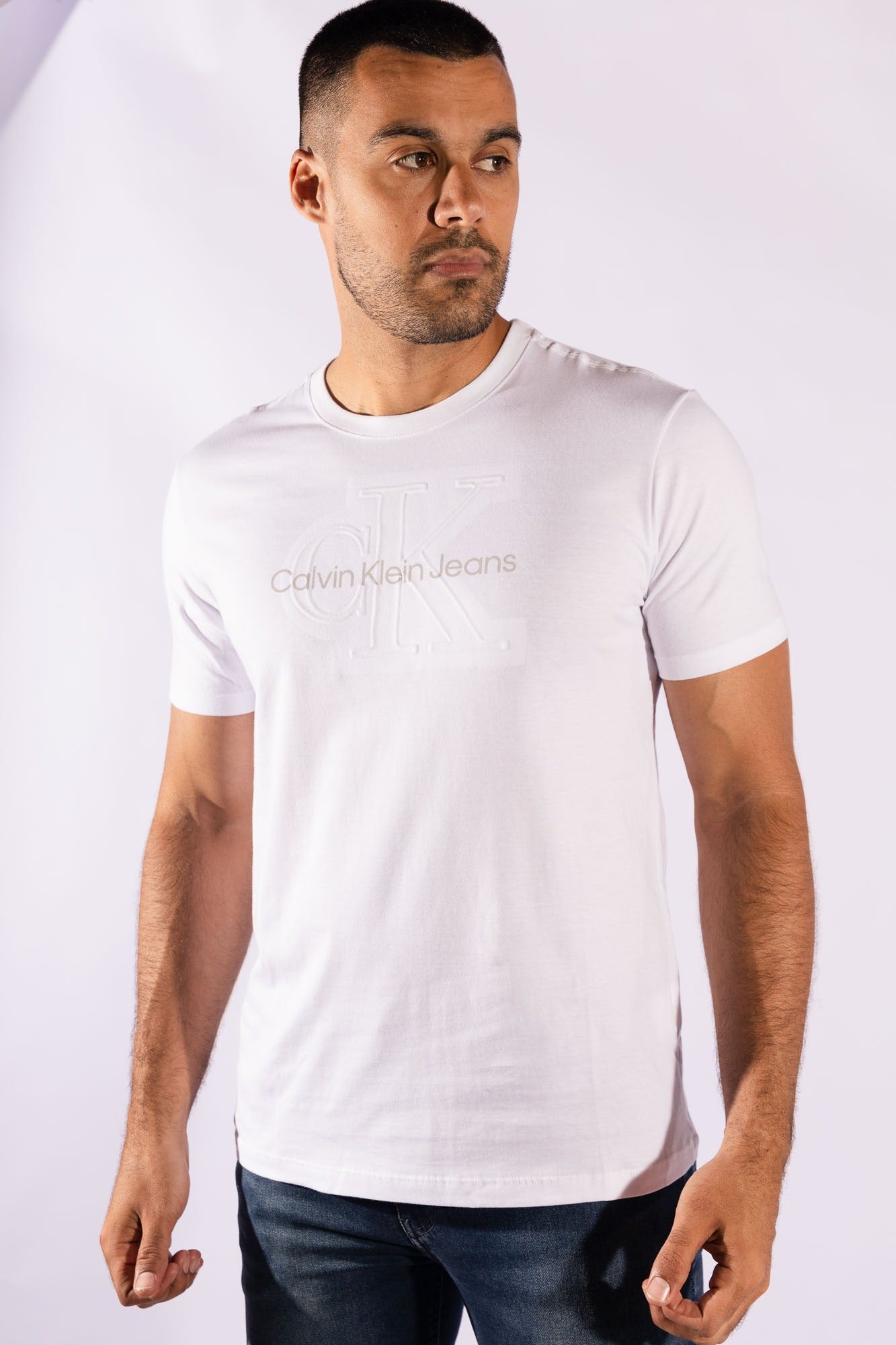 Camiseta MC Embossed Branca Calvin Klein