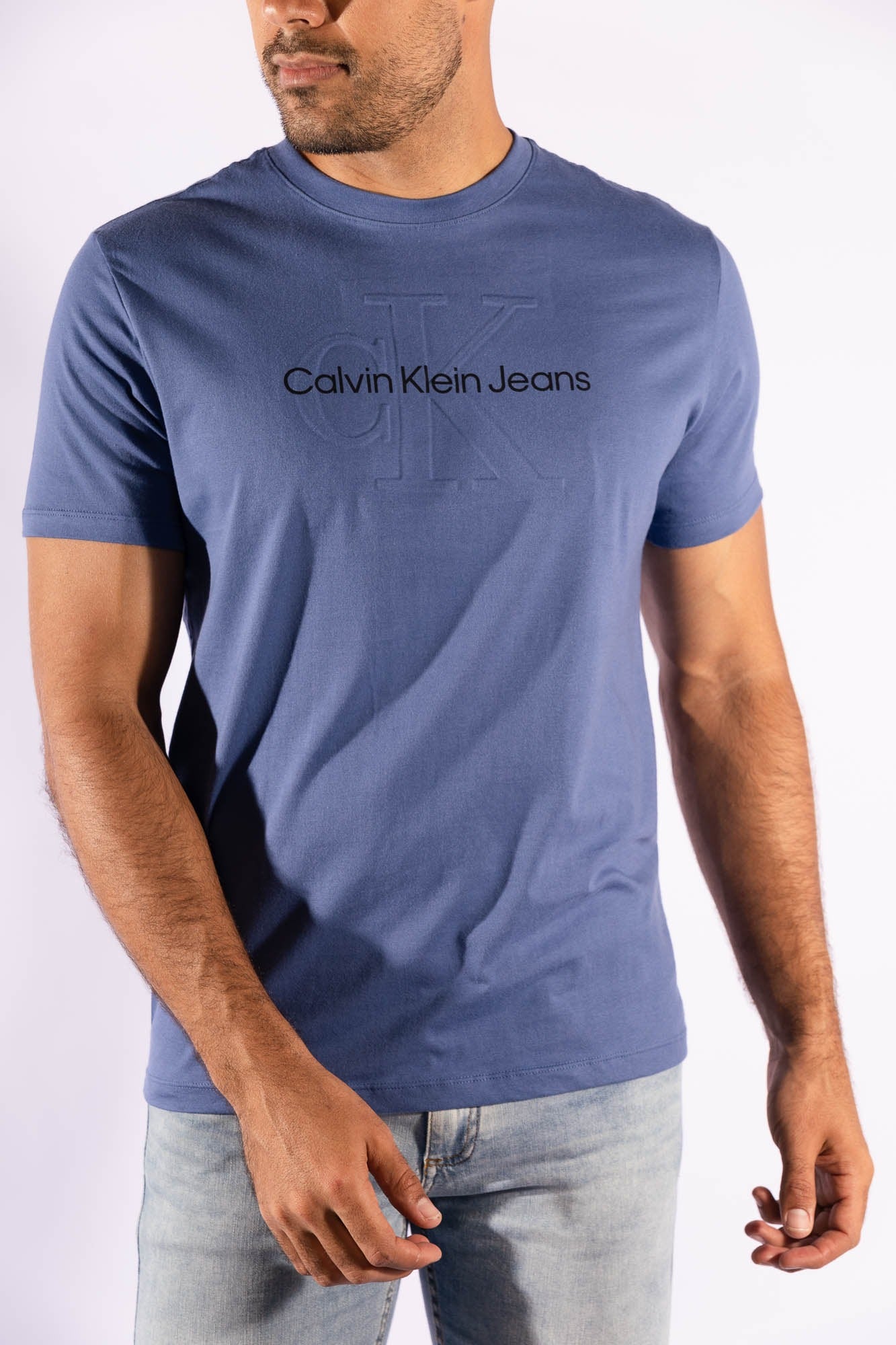 Camiseta MC Embossed Azul Médio Calvin Klein