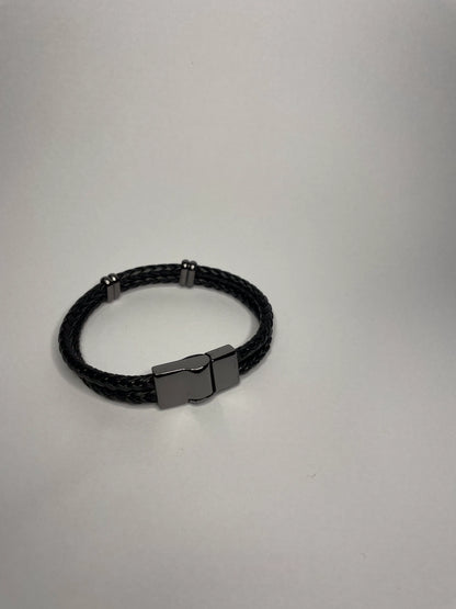 Pulseira Couro Trançado Preto Detail