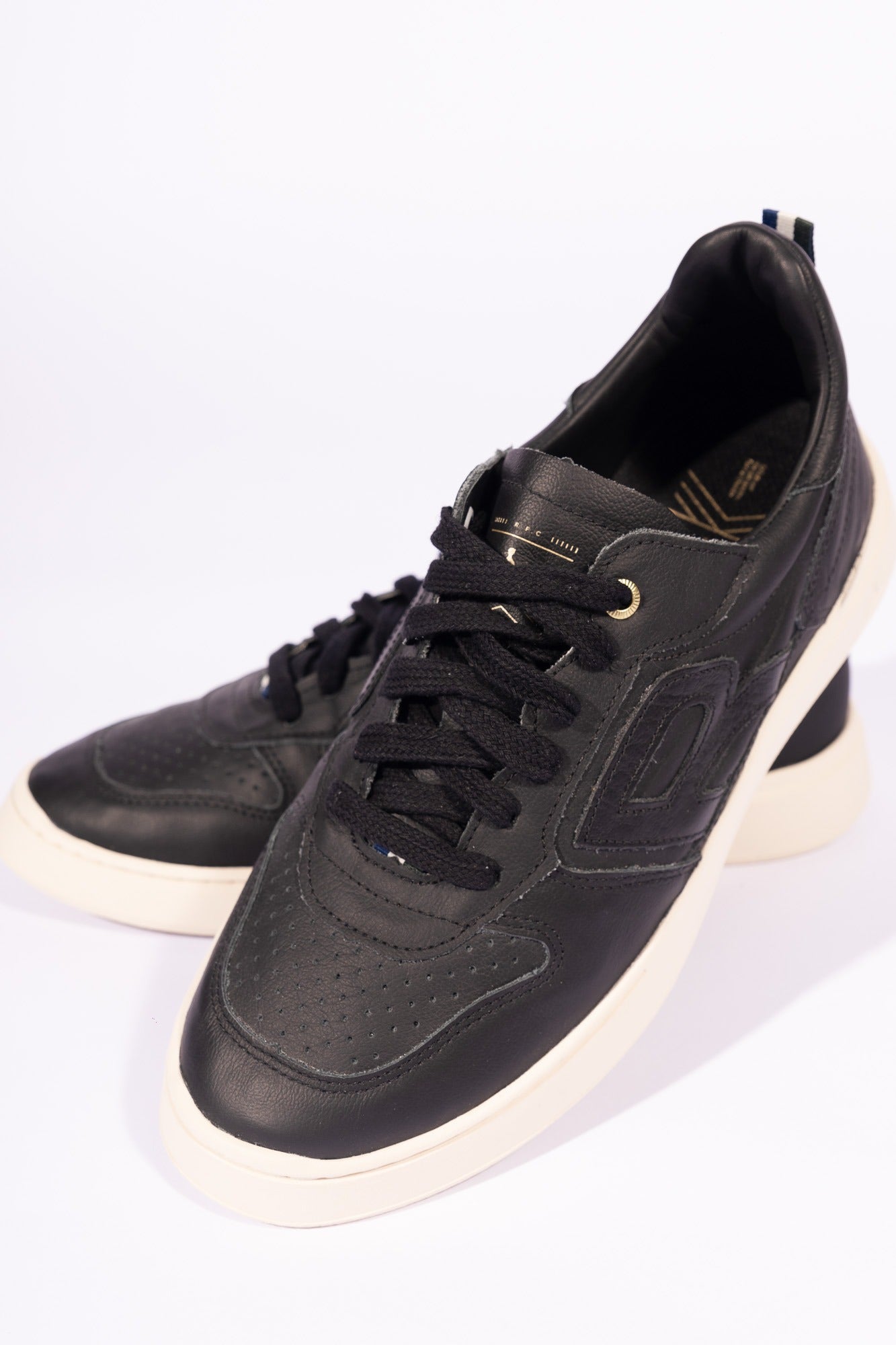 Tenis Type-R Preto Reserva